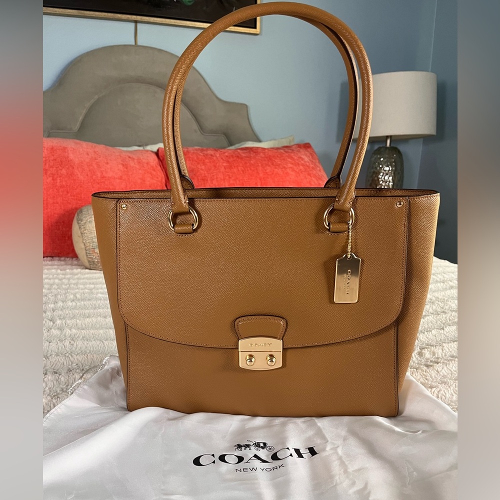 Coach Avary Tote Saddle Brown Gold Hardware NWOT